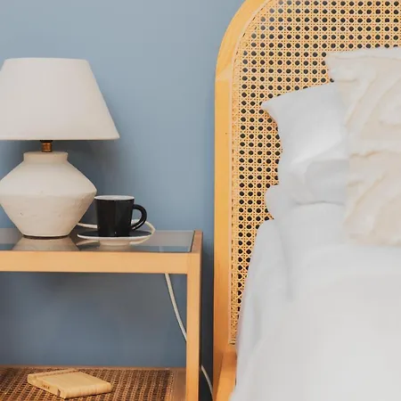 Апартаменты Cozy Pastel Two Bedroom In By Renters *