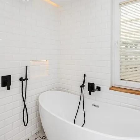 Cozy Pastel Two Bedroom In By Renters