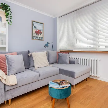 Cozy Pastel Two Bedroom In By Renters *