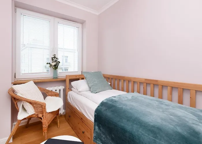 Cozy Pastel Two Bedroom In By Renters Lägenhet Gdynia
