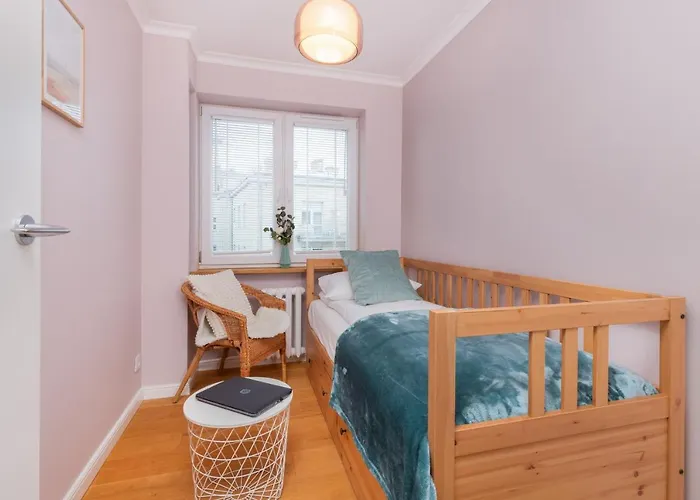 Cozy Pastel Two Bedroom In By Renters * Gdynia